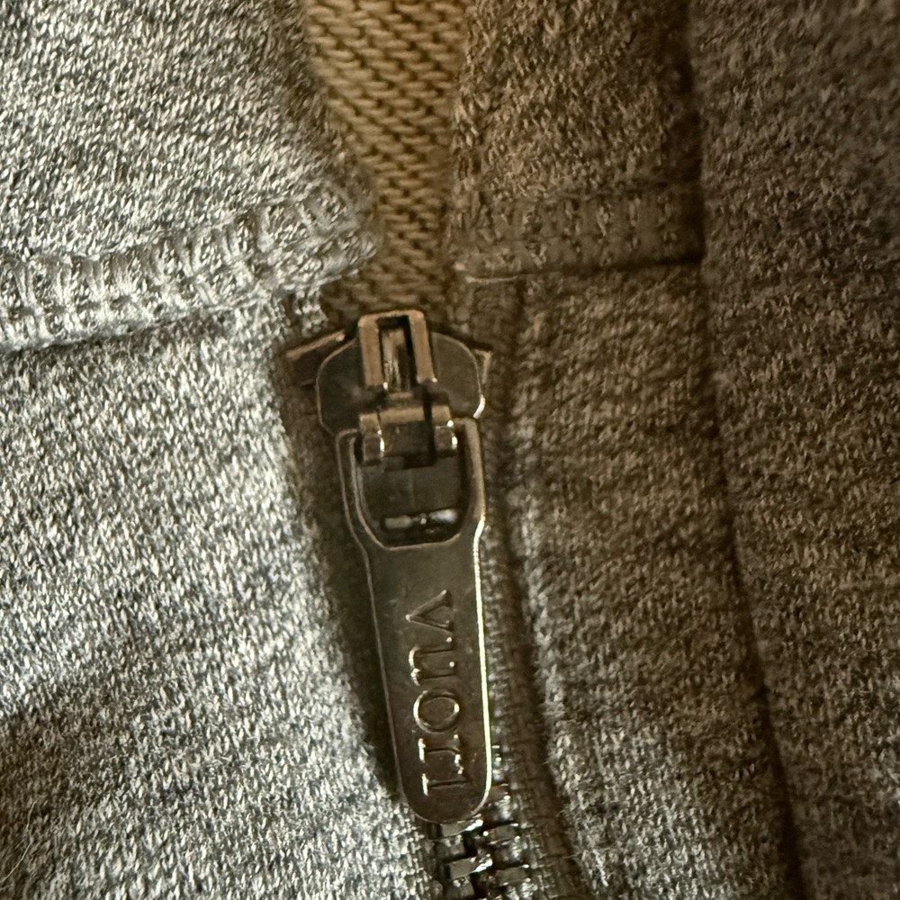 Vuori Cypress 1/4 quarter Zip sweatshirt grey size large men’s - Picture 9 of 9